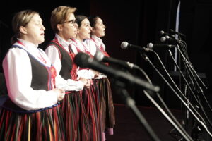 Pieśni patriotyczne rozbrzmiewały w Wojewódzkim Domu Kultury - Radio Kielce 26.10.2025. Kielce. WDK. Finał V Regionalnego Przeglądu Pieśni Patriotycznej / Fot. Jarosław Kubalski - Radio Kielce