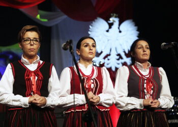 Pieśni patriotyczne rozbrzmiewały w Wojewódzkim Domu Kultury - Radio Kielce 26.10.2025. Kielce. WDK. Finał V Regionalnego Przeglądu Pieśni Patriotycznej / Fot. Jarosław Kubalski - Radio Kielce