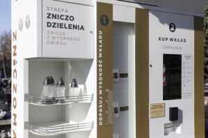 31.10.2025. Kielce. Zniczomat / Fot. Jarosław Kubalski - Radio Kielce