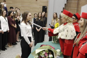 Odśpiewali Gaudeamus Igitur i zaczynają studia - Radio Kielce