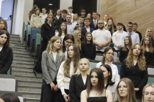 Odśpiewali Gaudeamus Igitur i zaczynają studia - Radio Kielce