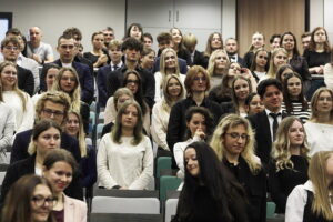 Odśpiewali Gaudeamus Igitur i zaczynają studia - Radio Kielce