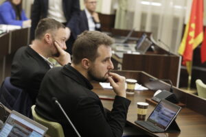 Kieleccy radni przeciw kredytowi na prawie 400 mln zł - Radio Kielce