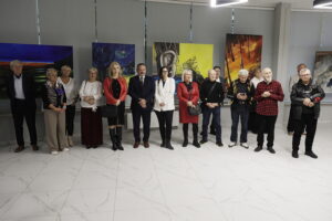 16.10.2025. Kielce. Galeria Sztuki „Okrąglak”. Wystawa „Powracające obrazy” prezentująca prace Sylwii Caban / Fot. Jarosław Kubalski - Radio Kielce