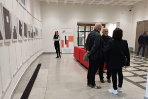 Wystawa prac prof. Aleksandra Olszewskiego „Obrazy kreślone. Komentarze do Ksiąg Jakubowych Olgi Tokarczuk" w Starachowicach / źródło: Aleksander Olszewski - Facebook