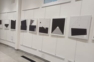 Wystawa prac prof. Aleksandra Olszewskiego „Obrazy kreślone. Komentarze do Ksiąg Jakubowych Olgi Tokarczuk" w Starachowicach / źródło: Aleksander Olszewski - Facebook