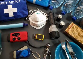 Plecak ewakuacyjny. Dlaczego warto go mieć i co powinno w nim być? - Radio Kielce Plecak ewakuacyjny. Dlaczego warto go mieć i co powinno w nim być?