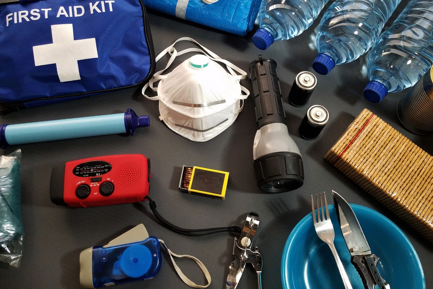 Plecak ewakuacyjny. Dlaczego warto go mieć i co powinno w nim być?