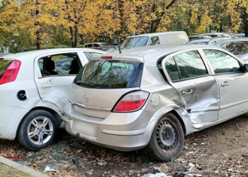 Policjanci szukają pirata drogowego