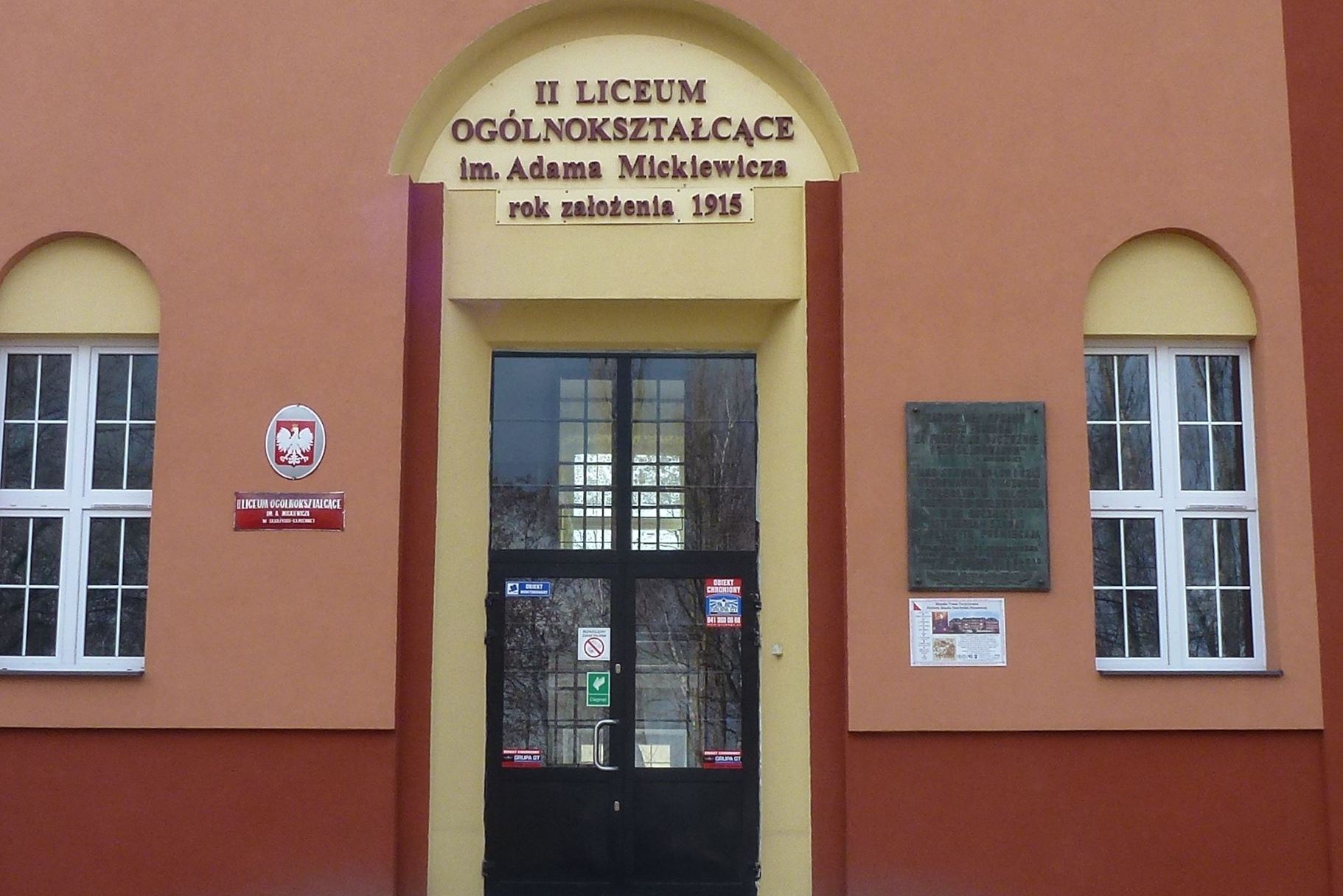 Zajęcia prowadzą od 110 lat. Jak kiedyś wyglądały lekcje? - Radio Kielce Skarżysko Kamienna. II Liceum Ogólnokształcące im. Adama Mickiewicza / Fot. Facebook / II LO
