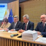 03.10.2025. Kielce. Kolejne samorządy z województwa świętokrzyskiego otrzymały pieniądze rządowe w ramach Programu Ochrony Ludności i Obrony Cywilnej / Fot. Izabela Mortas-Rubak - Radio Kielce