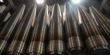 29.10.2025. Kraśnik. Uroczystość wmurowania kamienia węgielnego pod budowę nowej fabryki korpusów amunicji artyleryjskiej 155 mm / Fot. PAP/Wojtek Jargiło