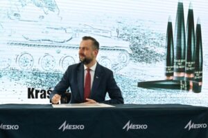 MESKO będzie produkowało więcej korpusów amunicji artyleryjskiej - Radio Kielce 29.10.2025. Kraśnik. Uroczystość wmurowania kamienia węgielnego pod budowę nowej fabryki korpusów amunicji artyleryjskiej 155 mm / Fot. PAP/Wojtek Jargiło