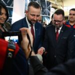 29.10.2025. Kraśnik. Uroczystość wmurowania kamienia węgielnego pod budowę nowej fabryki korpusów amunicji artyleryjskiej 155 mm / Fot. PAP/Wojtek Jargiło