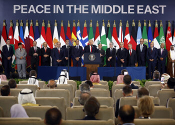 Podpisano plan pokojowy dla Strefy Gazy, Hamas uwolnił żyjących zakładników / Fot. PAP/EPA - Yoan Valat