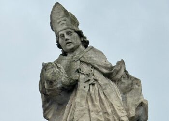 Czy uda się uratować św. Stanisława? - Radio Kielce Skalbmierz. Figura świętego Stanisława / Fot. Marta Gajda-Kruk - Radio Kielce