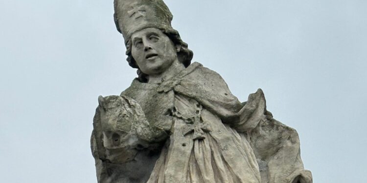 Czy uda się uratować św. Stanisława? - Radio Kielce Skalbmierz. Figura świętego Stanisława / Fot. Marta Gajda-Kruk - Radio Kielce