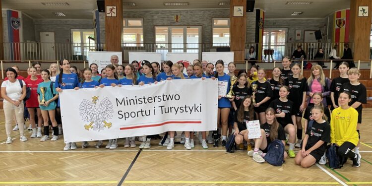 22.11.2025. Kielce. Świętokrzyska Liga Szkół Podstawowych w piłce ręcznej dziewcząt klas 8 i młodszych / Fot. Kamil Król - Radio Kielce