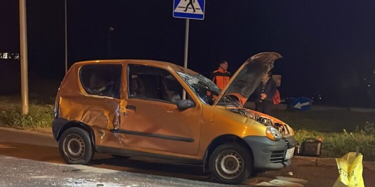 Zderzenie osobówki z ciężarówką w Kielcach