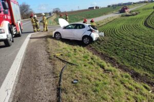 Zderzenie dwóch samochodów. Jedna osoba ranna - Radio Kielce 29.10.2025. Goźlice. Wypadek / Fot. PSP Sandomierz, KPP Sandomierz