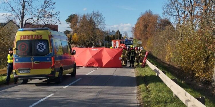 Śmiertelny wypadek w powiecie kieleckim. Zginęły dwie osoby - Radio Kielce Śmiertelny wypadek w powiecie kieleckim. Zginęły dwie osoby