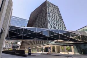 Muzyczne podróże przez świat. Arabia Saudyjska. Tajemnice pustynnego królestwa. Cz. 2 - Radio Kielce Muzyczne podróże przez świat. Arabia Saudyjska. Tajemnice pustynnego królestwa. Cz. 2 - Radio Kielce