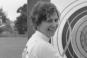 Maria Mączyńska – wybitna łuczniczka, olimpijka oraz wielokrotna mistrzyni Polski, Europy i świata – została uhonorowana tytułem Honorowego Obywatela Opatowca / Fot. Burmistrz UMIG Opatowiec