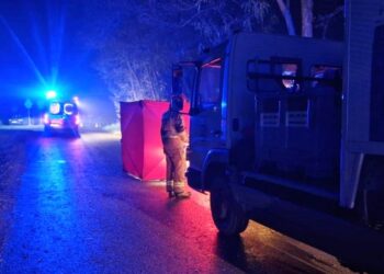 Ciężarówka najechała na mężczyznę, który leżał na pasie ruchu - Radio Kielce Ciężarówka najechała na mężczyznę, który leżał na pasie ruchu