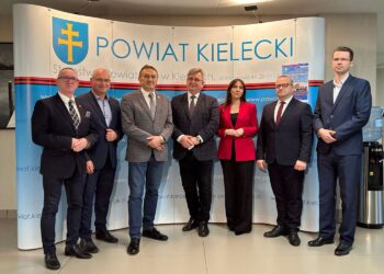 Można pomóc Polakom na Wileńszczyźnie - Radio Kielce 06.11.2025. Kielce. Starostwo Powiatowe. Konferencja nt. akcji „Paczka dla Rodaka na Wileńszczyźnie” / Fot. Marcin Marszałek - Radio Kielce