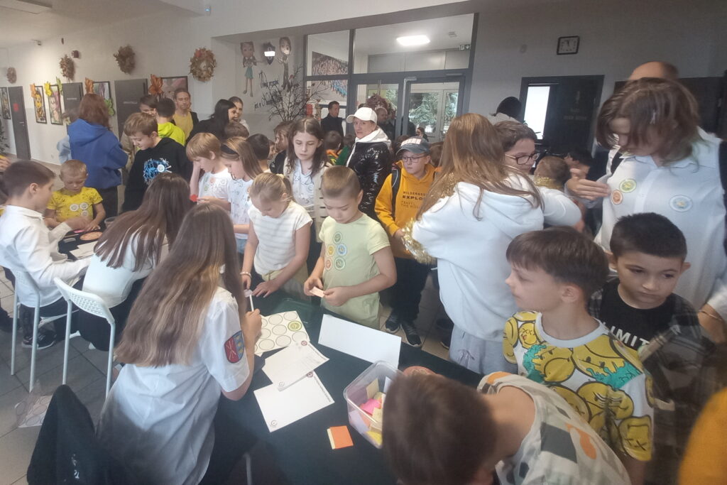 Dzieci sprawdzały czy dorośli radzą sobie z podstawami matematyki - Radio Kielce