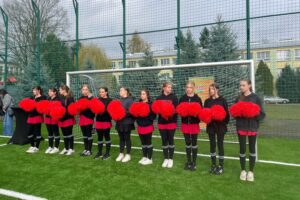 12.11.2025. Sandomierz. Otwarcie boiska wielofunkcyjnego przy Zespole Szkół Technicznych i Ogólnokształcących / Fot. Grażyna Szlęzak-Wójcik - Radio Kielce