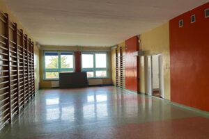 Podkielecka gmina stawia na sport. Dzieci będą ćwiczyć w nowoczesnych halach - Radio Kielce Hala sportowa przy szkole w Chełmcach / Fot. Marcin Marszałek - Radio Kielce
