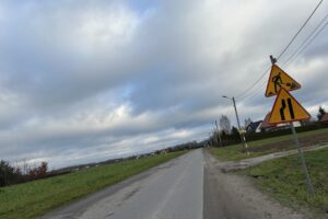 Brynica. Droga w Brynicy, która zostanie przebudowana / Fot. Marcin Marszałek - Radio Kielce