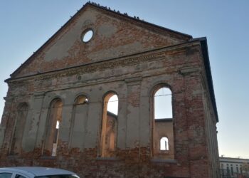 Co dalej ze „szklanym dachem” nad synagogą?