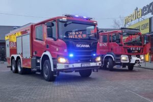 Pożar w markecie. Strażacy szukają źródła ognia - Radio Kielce Pożar w markecie. Strażacy szukają źródła ognia