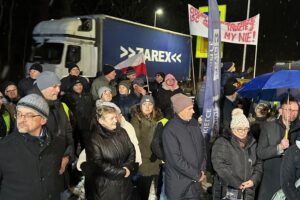 INTERWENCJA. Mieszkańcy protestują przeciwko rozbudowie drogi krajowej - Radio Kielce 26.11.2025. Jaronowice. Program Interwencja / Fot. Wojciech Bolewski - Radio Kielce