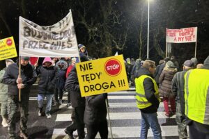 INTERWENCJA. Mieszkańcy protestują przeciwko rozbudowie drogi krajowej - Radio Kielce INTERWENCJA. Mieszkańcy protestują przeciwko rozbudowie drogi krajowej