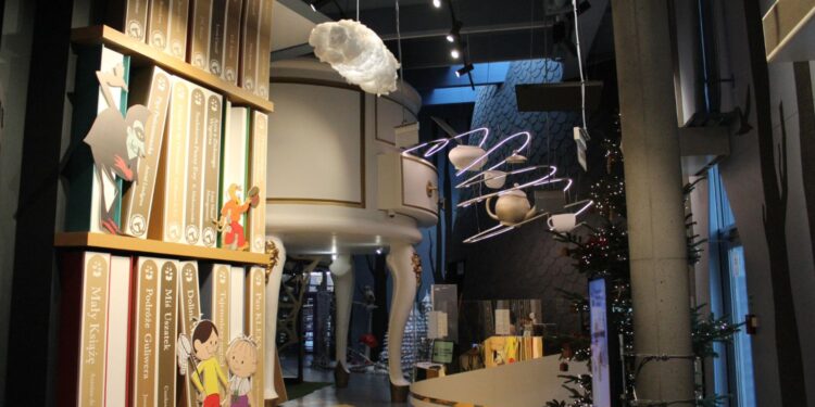 Bajkowa rewolucja w Pacanowie już trwa - Radio Kielce 28.11.2025. Europejskie Centrum Bajki w Pacanowie. Prace modernizacyjne / Fot. Marta Gajda-Kruk - Radio Kielce