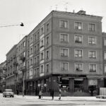 Kielce. Ulica Paderewskiego. Lata 1960-1969. Skrzyżowanie ulic Sienkiewicza i Paderewskiego / źródło: facebook.com/KielceNaPrzestrzeniLat