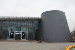 Bajkowa rewolucja w Pacanowie już trwa - Radio Kielce 28.11.2025. Europejskie Centrum Bajki w Pacanowie. Prace modernizacyjne / Fot. Marta Gajda-Kruk - Radio Kielce