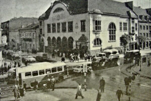 Historia kieleckich ulic. Paderewskiego - Radio Kielce Kielce. Ulica Paderewskiego. Lata 1965-1969 / źródło: fotopolska.eu; zdjęcie z książki „Kielce w Polsce Ludowej”