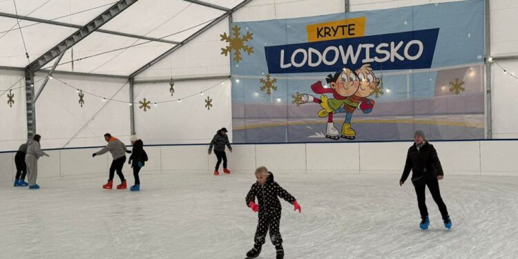 Starachowice. Lodowisko / Fot. Marek Materek - Facebook