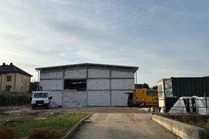 Podkielecka gmina stawia na sport. Dzieci będą ćwiczyć w nowoczesnych halach - Radio Kielce Hala sportowa przy szkole w Chełmcach / Fot. Marcin Marszałek - Radio Kielce