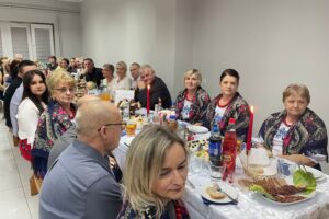 W Wilczycach wiedzą jak gotować tradycyjny bigos - Radio Kielce 15.11.2025. Wilczyce. Konkurs kulinarny na tradycyjny bigos / Fot. Grażyna Szlęzak-Wójcik - Radio Kielce