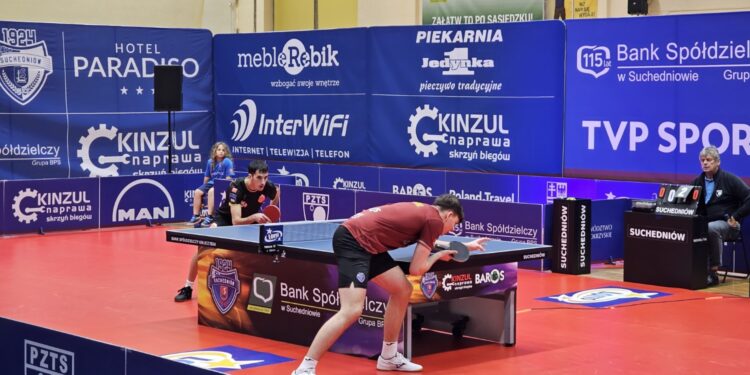 08.11.2025. WSuchedniów. Mecz Bank Spółdzielczy Orlicz 1924 Suchedniów - TTcup.com Polonia Wąchock / Fot. Maciej Makuła - Radio Kielce