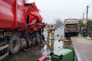 01.12.2025. Końskie. Wypadek / źródło: PSP Końskie