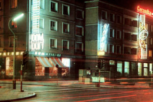 Historia kieleckich ulic. Paderewskiego - Radio Kielce Kielce. Ulica Paderewskiego. Lata 1968-1970 / źródło: facebook.com/KielceNaPrzestrzeniLat