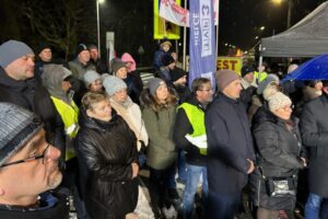 INTERWENCJA. Mieszkańcy protestują przeciwko rozbudowie drogi krajowej - Radio Kielce 26.11.2025. Jaronowice. Program Interwencja / Fot. Wojciech Bolewski - Radio Kielce