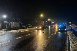 INTERWENCJA. Mieszkańcy protestują przeciwko rozbudowie drogi krajowej - Radio Kielce 26.11.2025. Jaronowice. Program Interwencja / Fot. Wojciech Bolewski - Radio Kielce