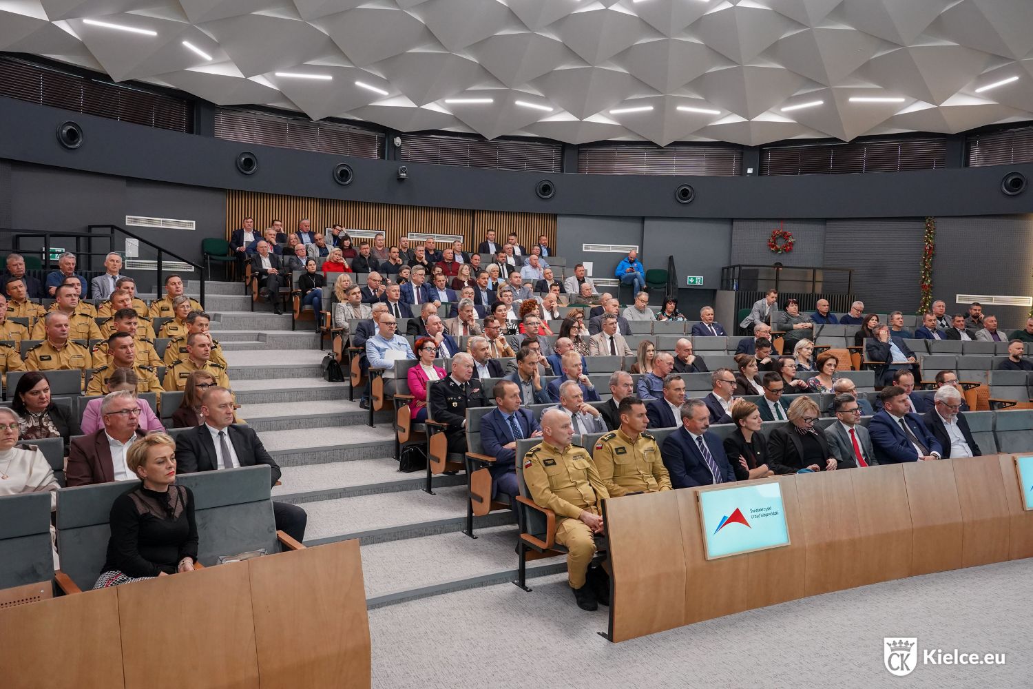 Będą miejsca schronienia i modernizacja straży pożarnej